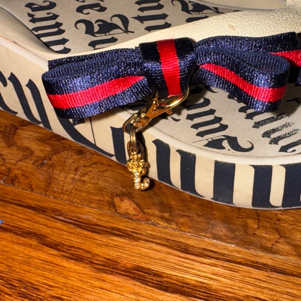 Vintage Juicy Couture Cream Flip Flops with Navy Bow Size 5 - Picture 4 of 6